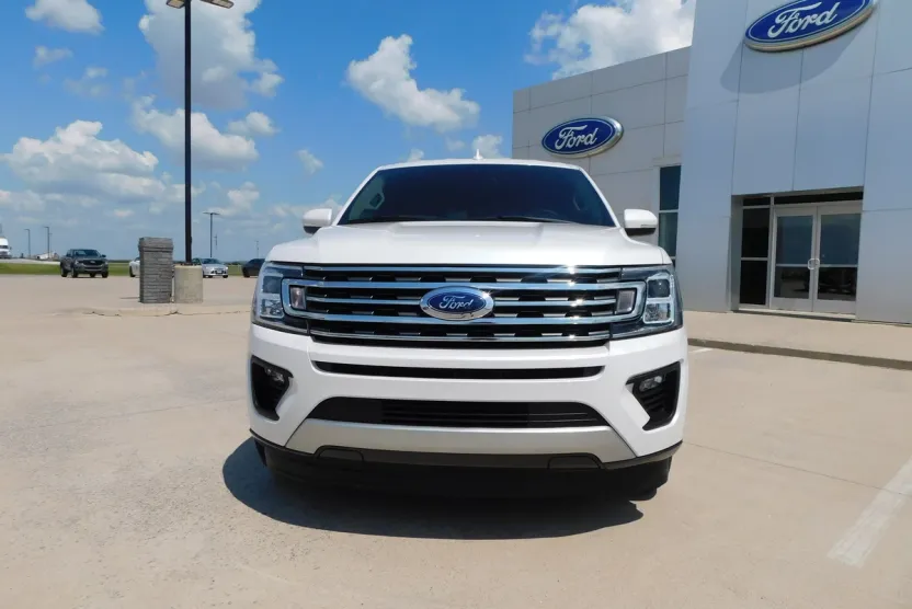 2019 Ford Expedition XLT photo 1