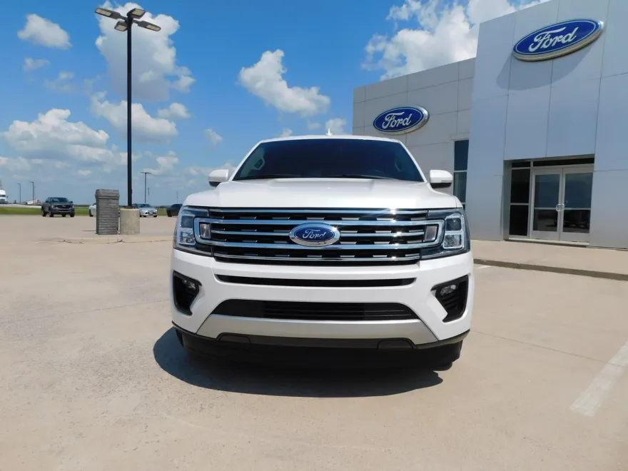 2019 Ford Expedition XLT photo 1