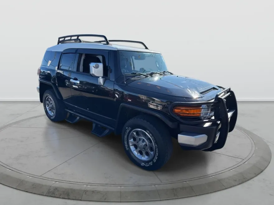 2013 Toyota FJ Cruiser Base photo 1