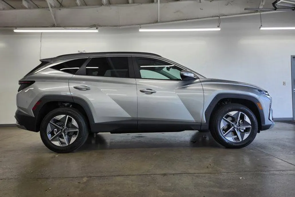 2025 Hyundai Tucson SEL Convenience photo 1