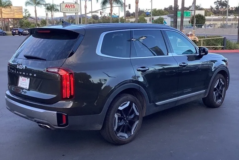 2025 Kia Telluride S photo 1