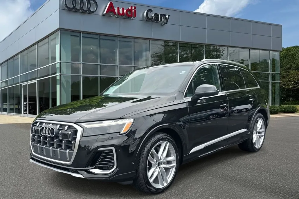 2025 Audi Q7 55 Premium Plus photo 1