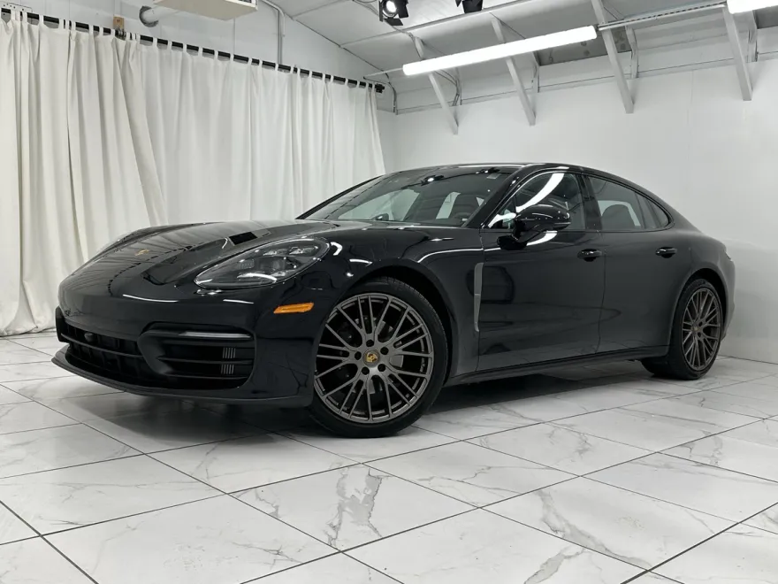2022 Porsche Panamera 4 Platinum photo 1