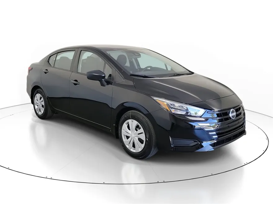 2025 Nissan Versa 1.6 S photo 1