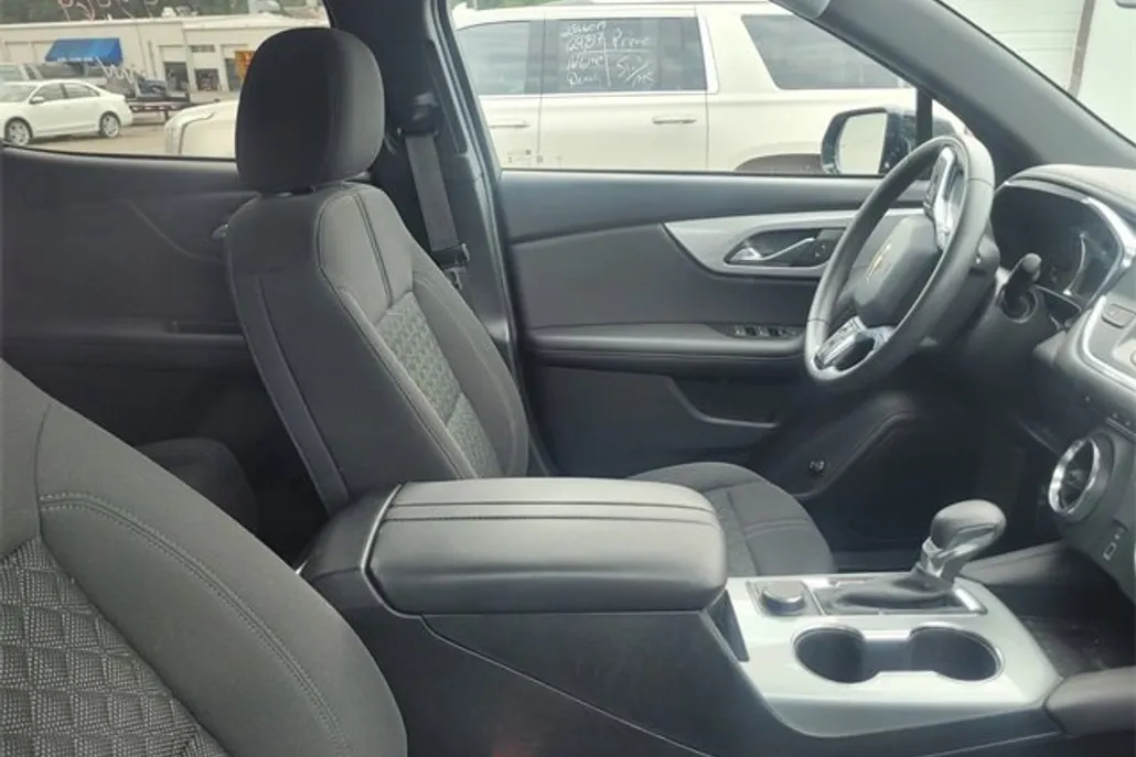 2022 Chevrolet Blazer 2LT photo 1