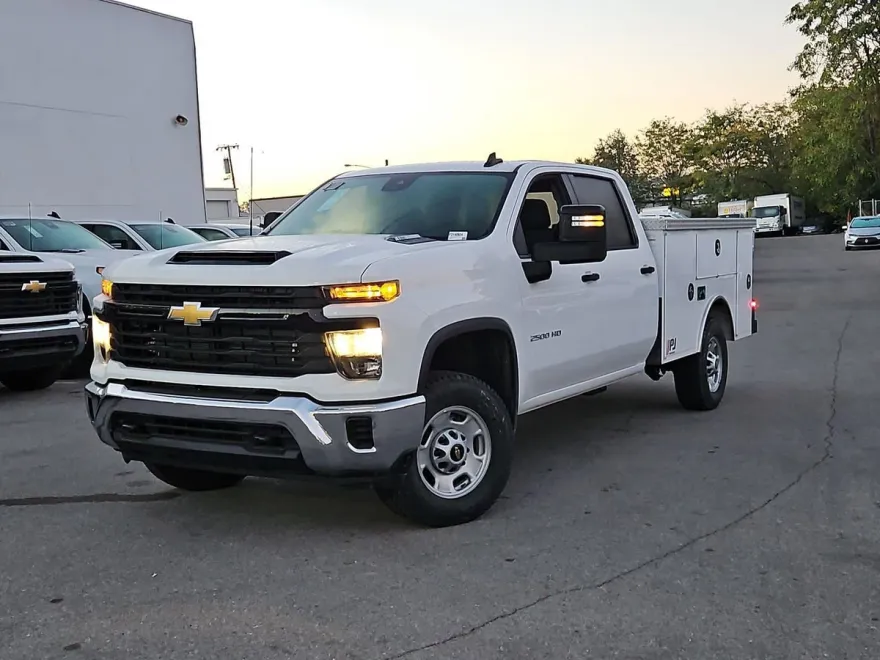 2024 Chevrolet Silverado 2500HD photo 1