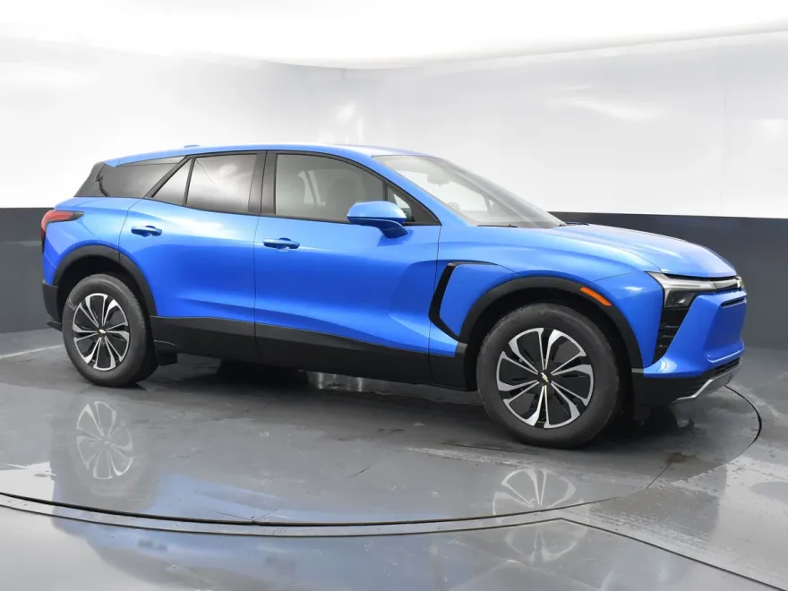 2025 Chevrolet Blazer EV photo 1