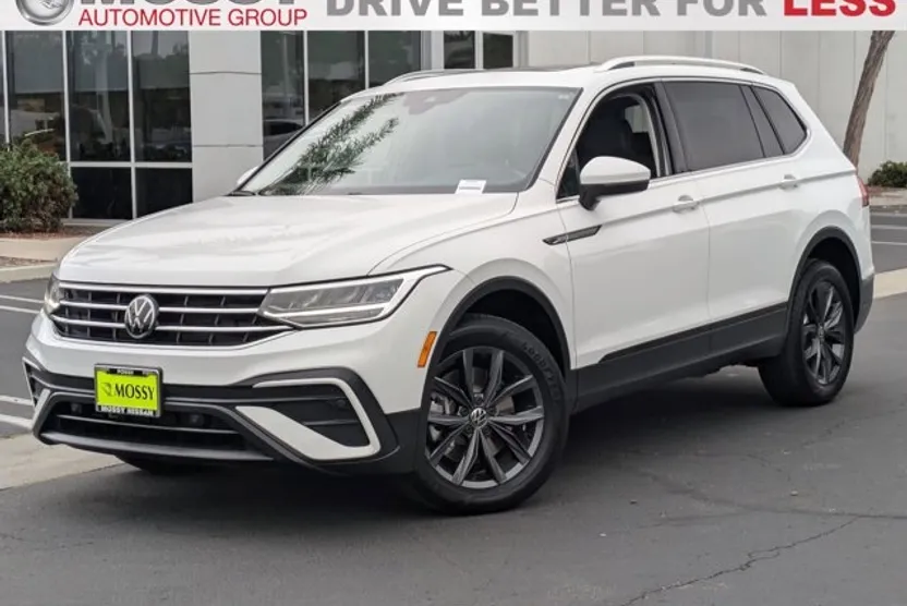 2022 Volkswagen Tiguan SE photo 1