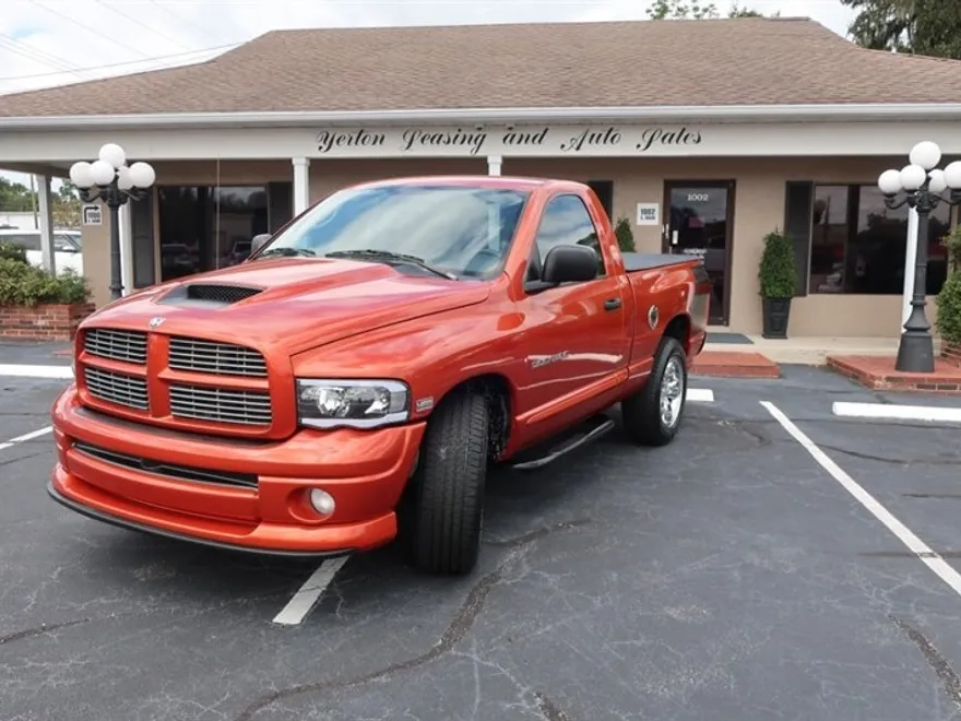 2005 Dodge Ram SLT photo 1