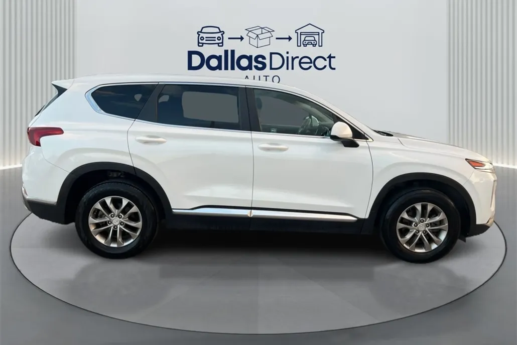 2020 Hyundai Santa Fe SE photo 1