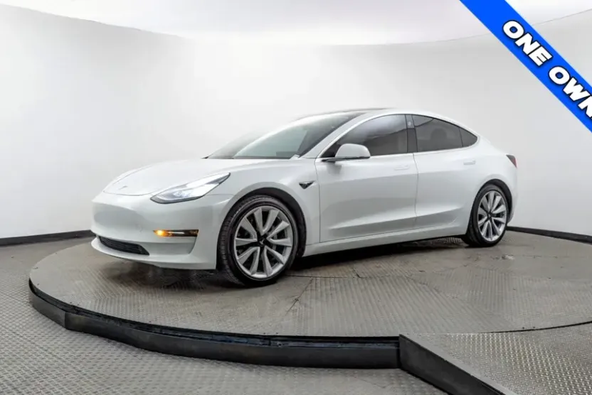 2018 Tesla Model 3 Long Range photo 1