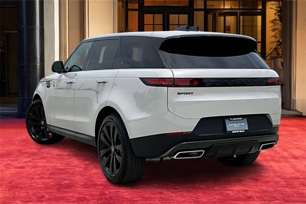 2025 Land Rover Range Rover Sport P360 SE photo 1