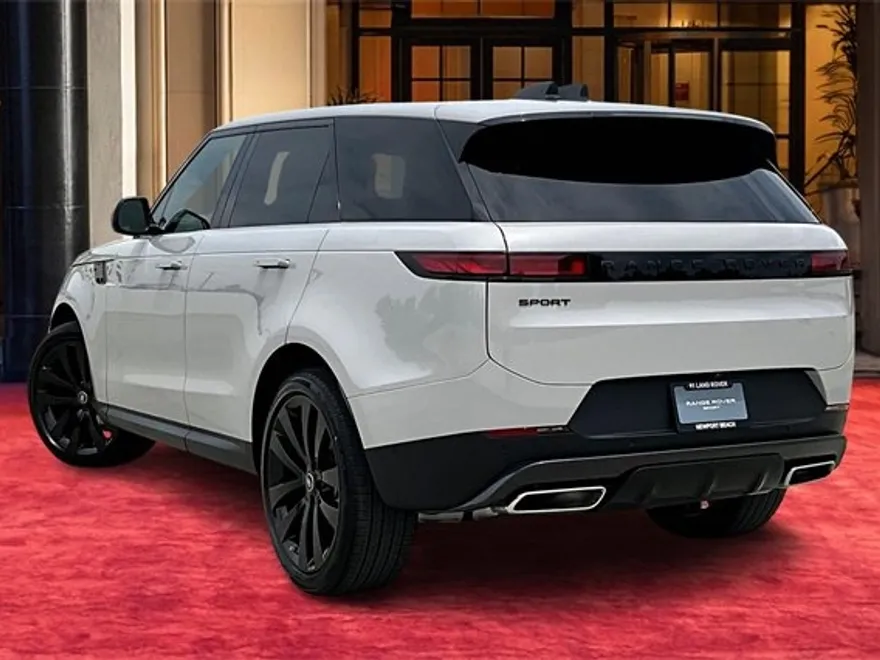 2025 Land Rover Range Rover Sport P360 SE photo 1
