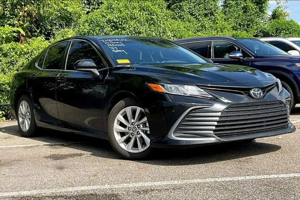 2024 Toyota Camry LE photo 1