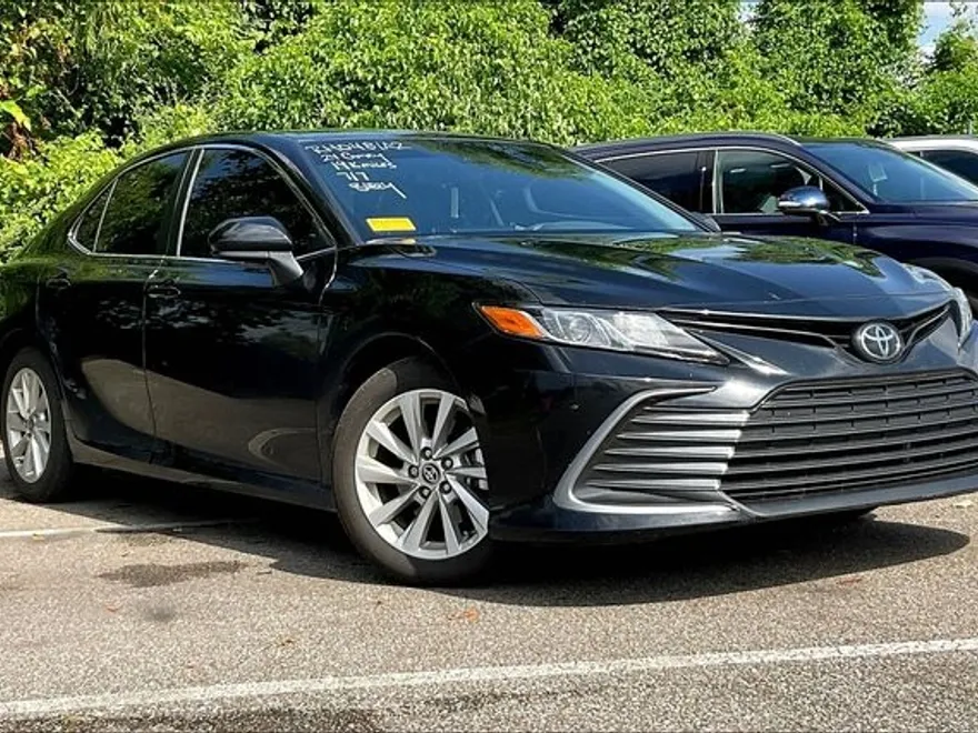 2024 Toyota Camry LE photo 1