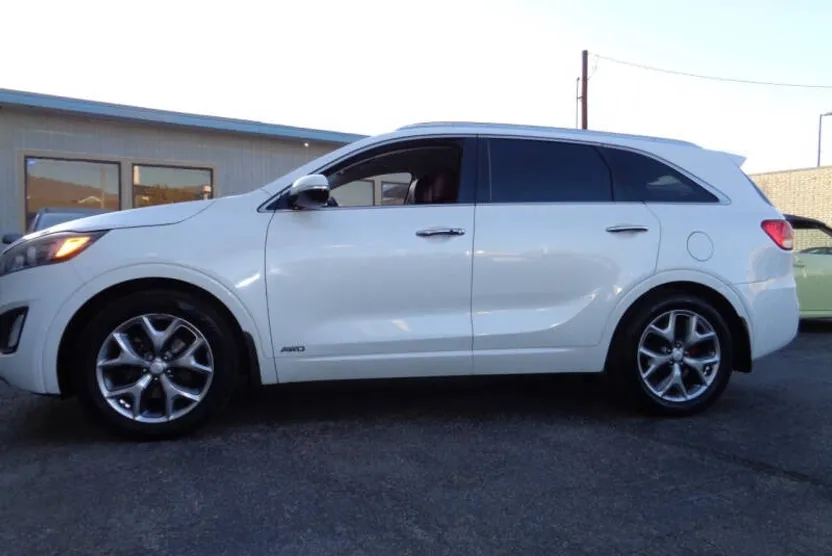 2017 Kia Sorento SX V6 photo 1