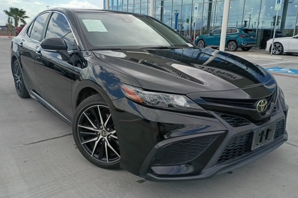 2023 Toyota Camry SE photo 1