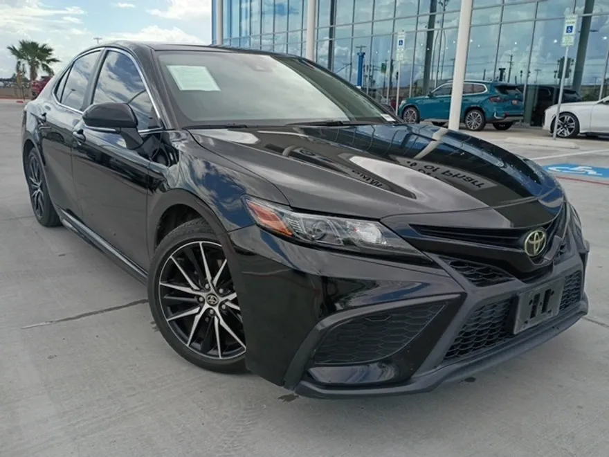 2023 Toyota Camry SE photo 1