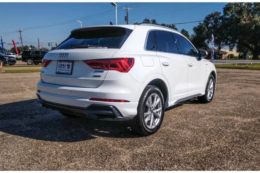 2021 Audi Q3 S line Premium 45 TFSI photo 1