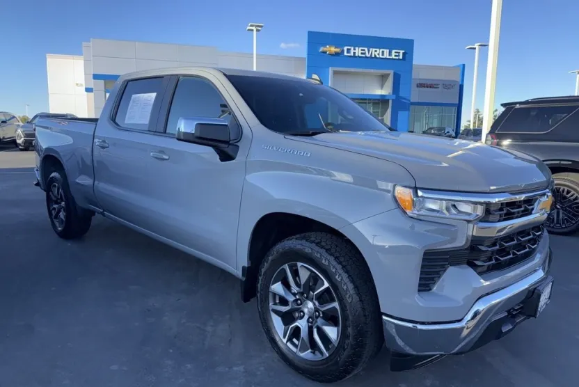 2024 Chevrolet Silverado 1500 LT photo 1