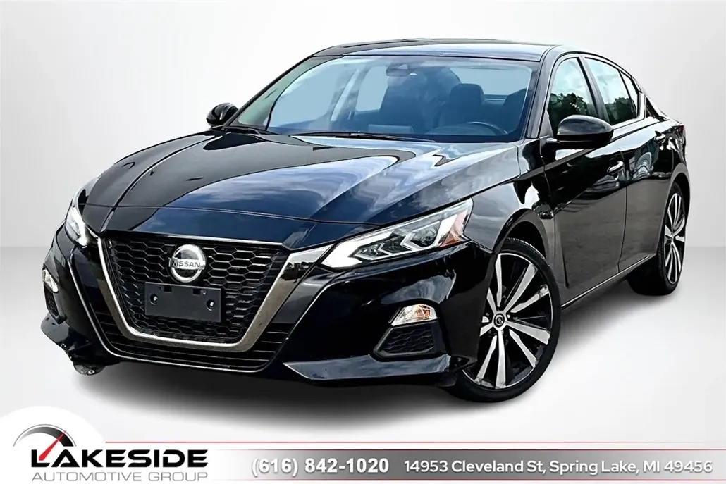 2022 Nissan Altima 2.5 SR photo 1