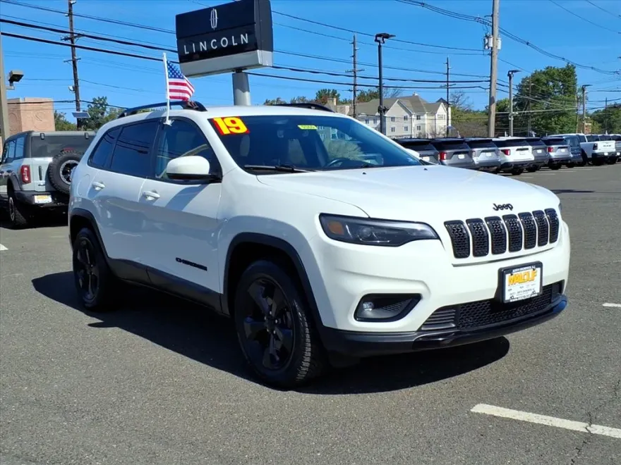 2019 Jeep Cherokee Latitude photo 1