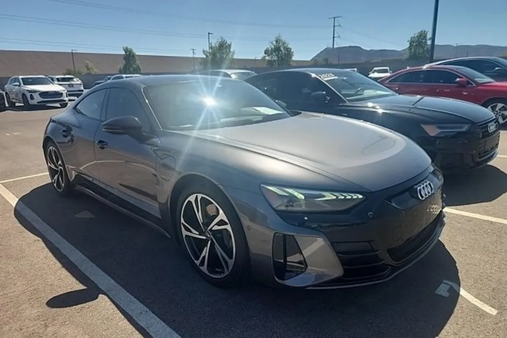 2022 Audi e-tron GT Prestige photo 1