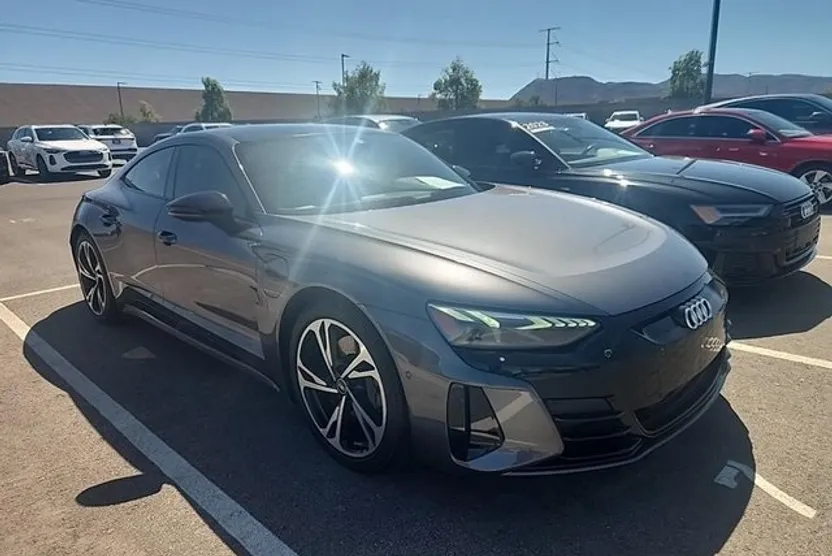 2022 Audi e-tron GT Prestige photo 1