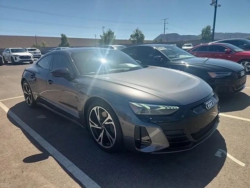 2022 Audi e-tron GT Prestige photo 1