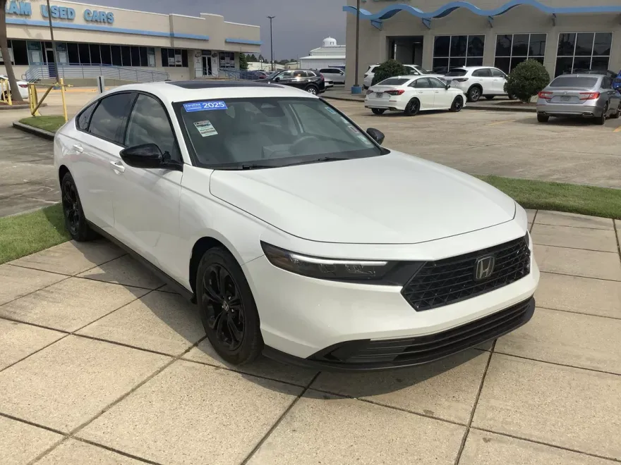 2025 Honda Accord SE photo 1