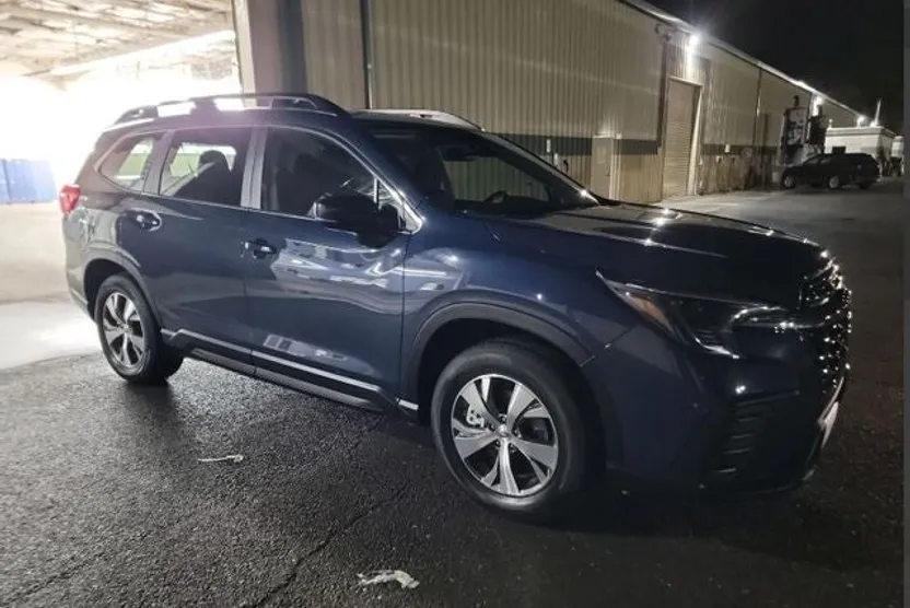 2024 Subaru Ascent Premium photo 1