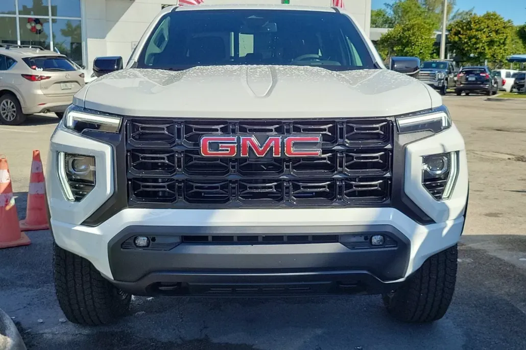 2025 Gmc Canyon Elevation photo 1