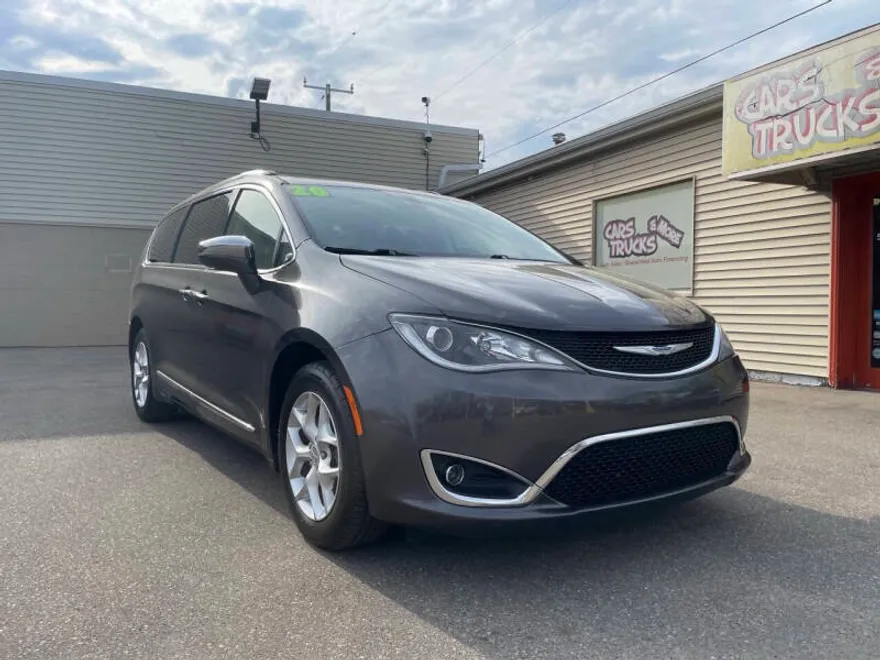 2020 Chrysler Pacifica Limited photo 1
