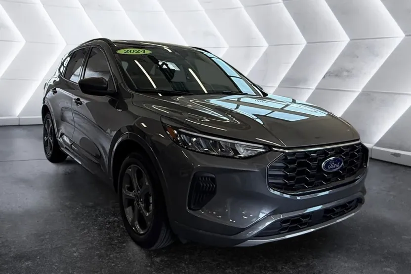 2024 Ford Escape ST-Line photo 1