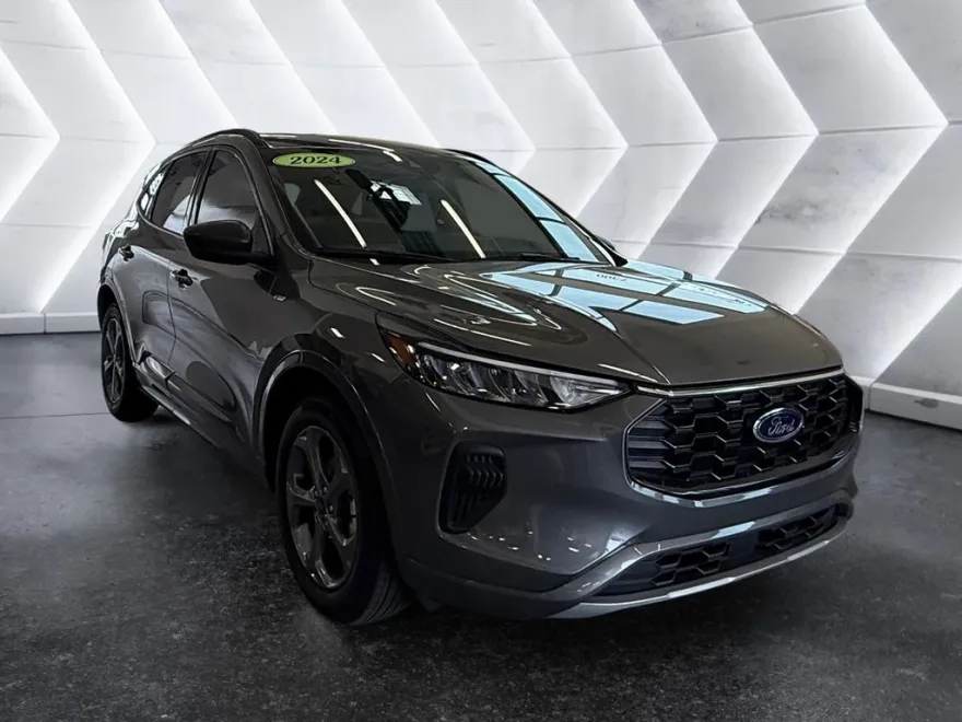 2024 Ford Escape ST-Line photo 1
