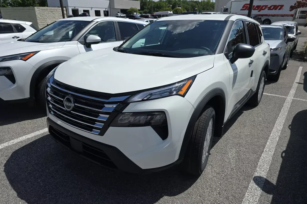 2025 Nissan Rogue S photo 1