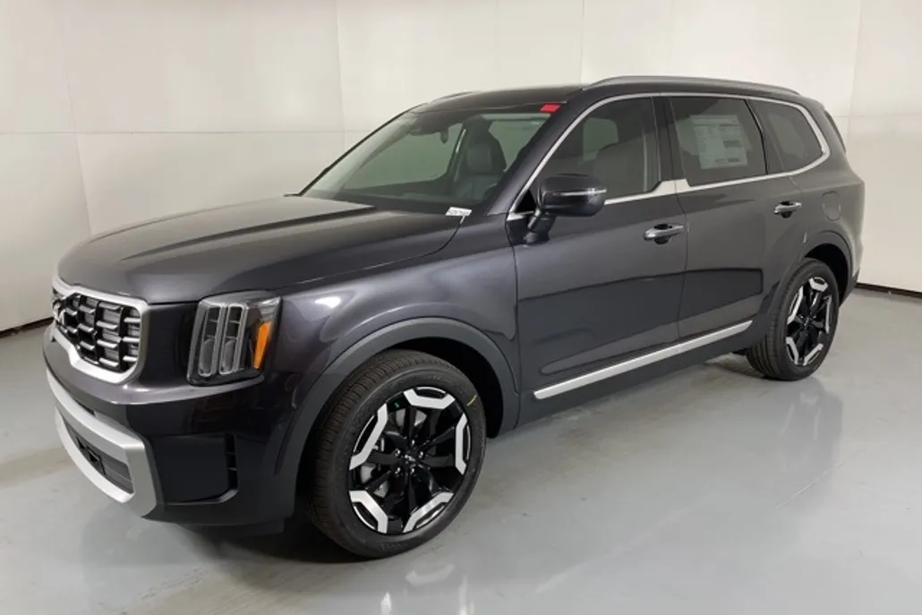 2025 Kia Telluride S photo 1