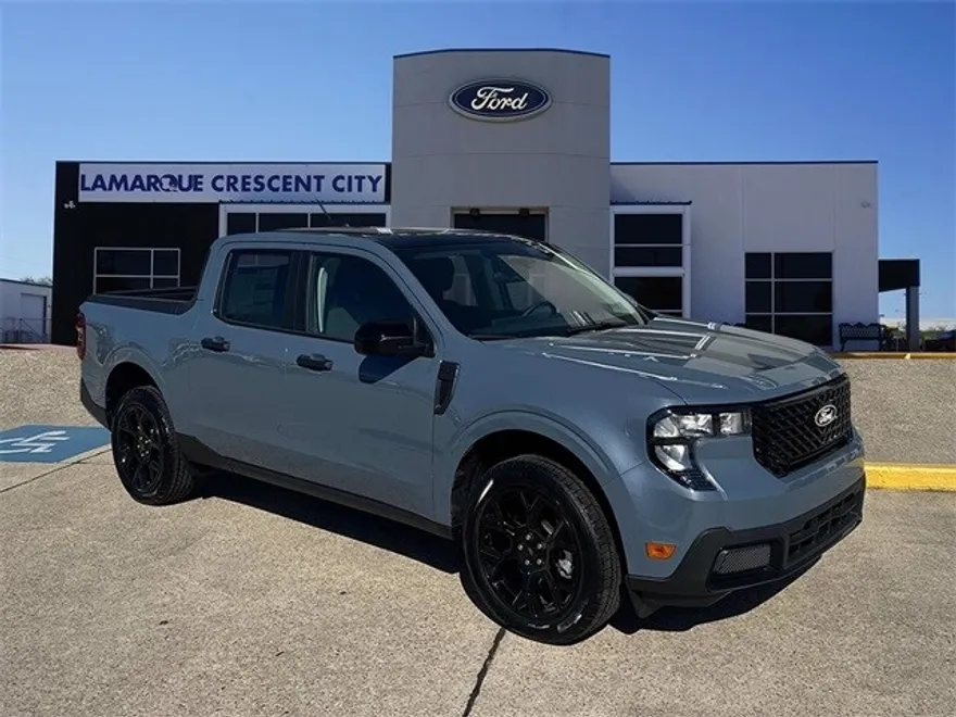 2025 Ford Maverick XLT photo 1