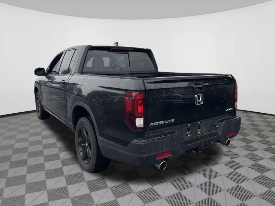 2021 Honda Ridgeline Black Edition photo 1