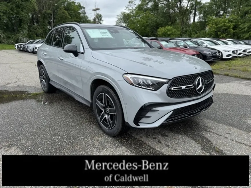 2025 Mercedes Benz GLC 300 4MATIC photo 1