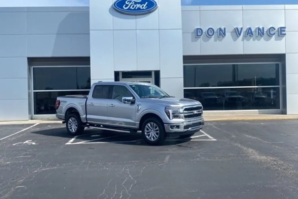 2025 Ford F-150 Lariat photo 1