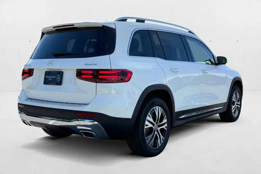 2025 Mercedes Benz GLB 250 4MATIC photo 1