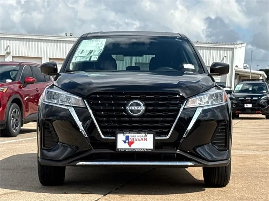 2025 Nissan Kicks Play S photo 1