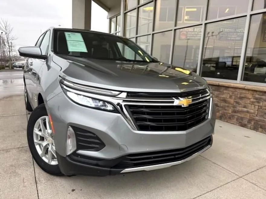 2023 Chevrolet Equinox LT photo 1