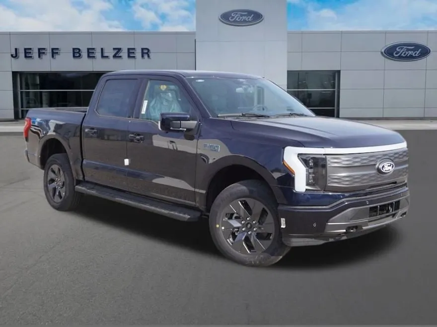 2025 Ford F-150 Lightning Lariat photo 1
