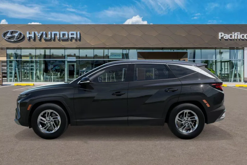 2026 Hyundai Tucson SE photo 1