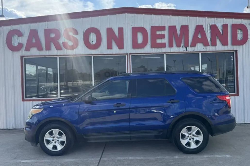 2013 Ford Explorer Base photo 1