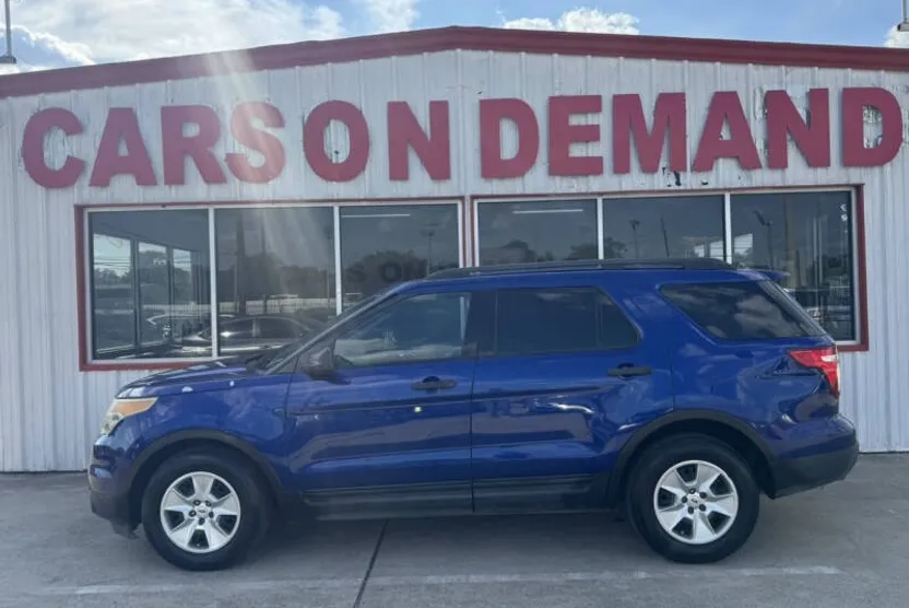 2013 Ford Explorer Base photo 1