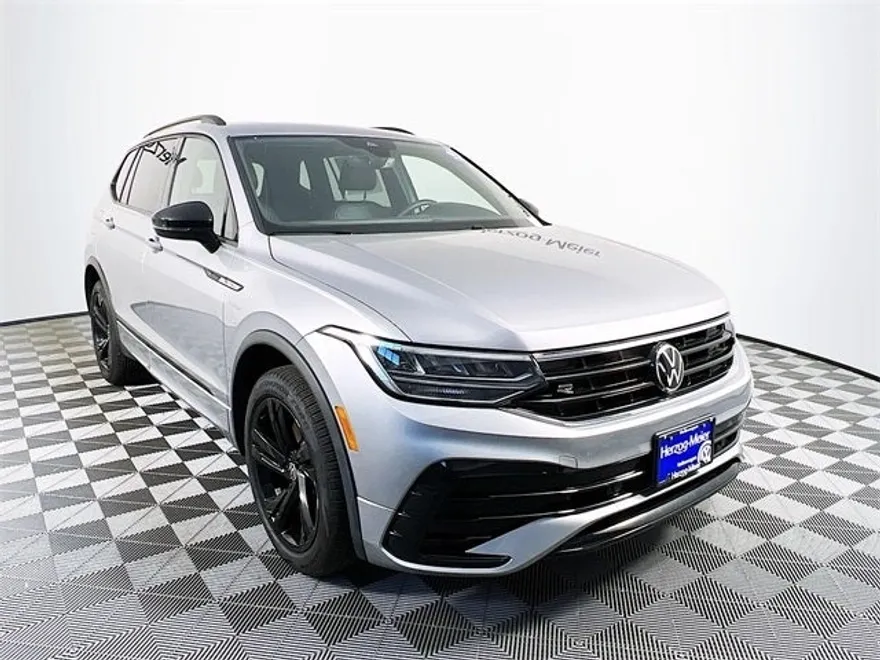 2024 Volkswagen Tiguan SE R-Line Black photo 1