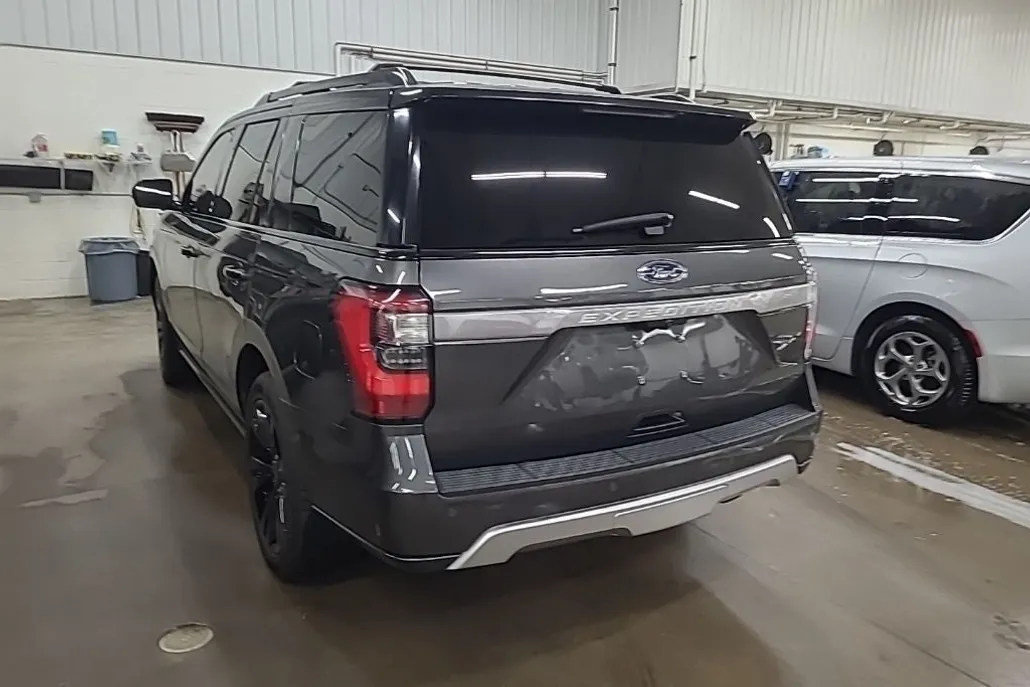 2021 Ford Expedition Platinum photo 1
